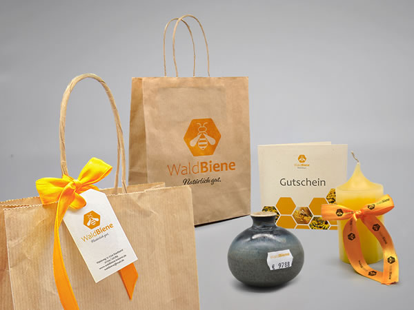 creativ concept in Bad Münder bei Hannover fertigt und liefert Etiketten für Preisauszeichner und Etiketten in Form von Schmucketiketten für allerlei Anlässe. Top Preisauszeichnungsgeräte von creativ concept mit Reparaturservice. Schmucketiketten und Preisauszeichner Etiketten - creativ concept - peter lüders Bad Münder bei Hannover der Spezialist für Schmucketiketten und Preisauszeichner samt Etiketten.
